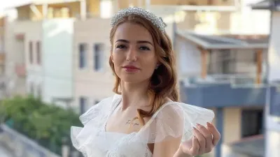 Seferihisar Gelinleri İçin Kusursuz Saç ve Makyaj Rehberi